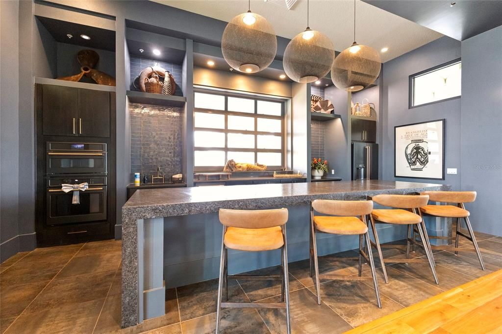 Activo con contrato: $739,000 (2 camas, 2 baños, 1887 Pies cuadrados)