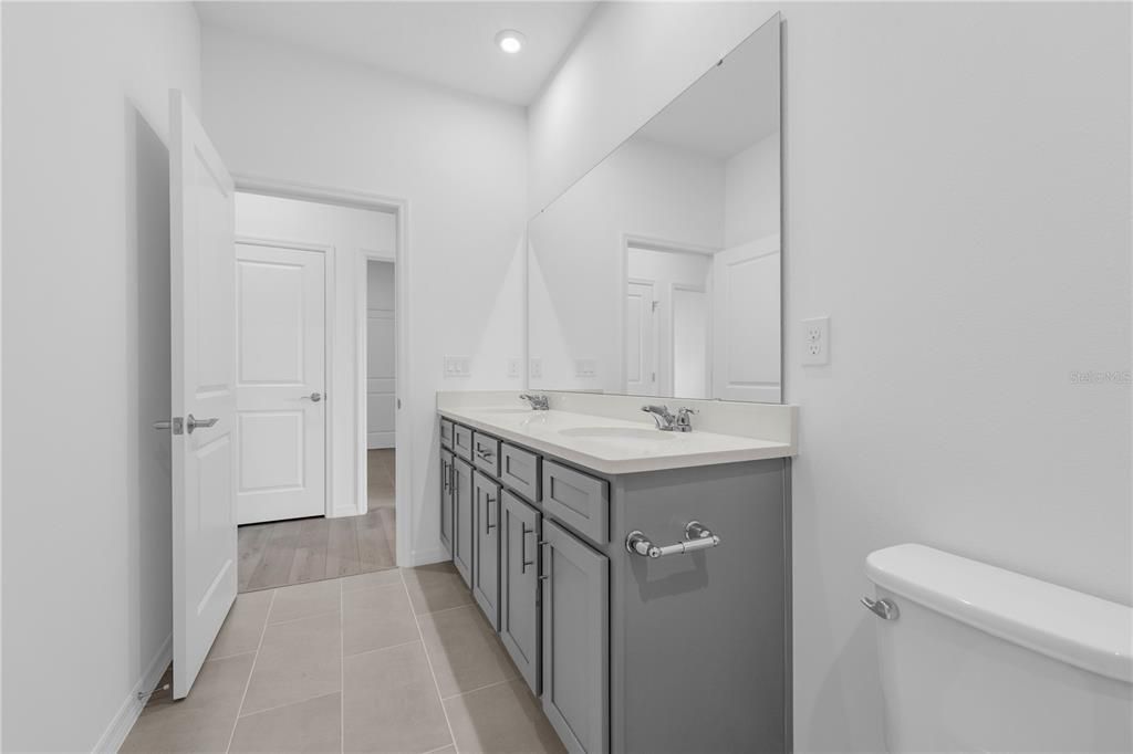 For Sale: $447,500 (4 beds, 3 baths, 2210 Square Feet)