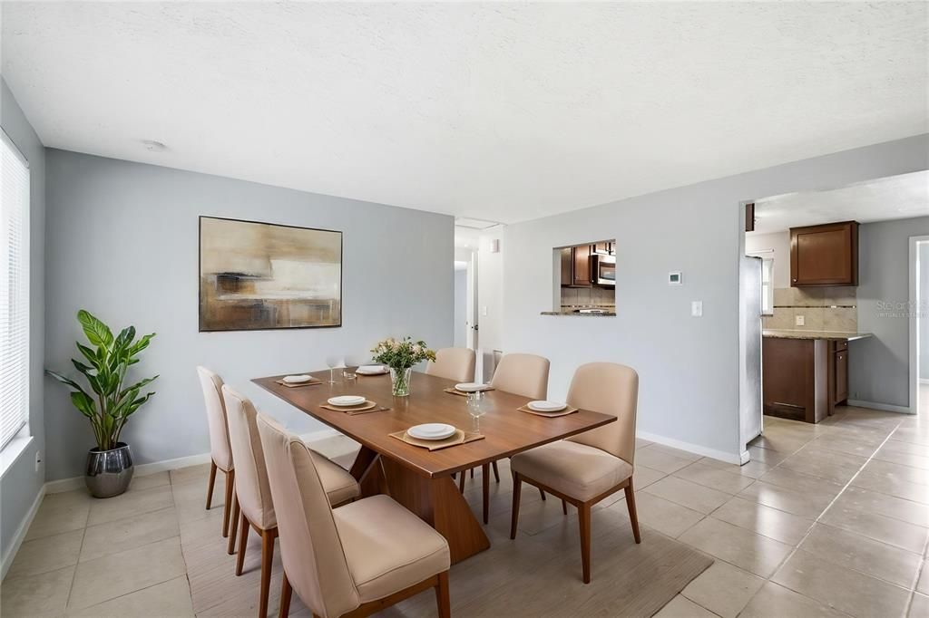 En Venta: $473,000 (3 camas, 2 baños, 1330 Pies cuadrados)
