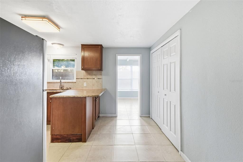 En Venta: $473,000 (3 camas, 2 baños, 1330 Pies cuadrados)