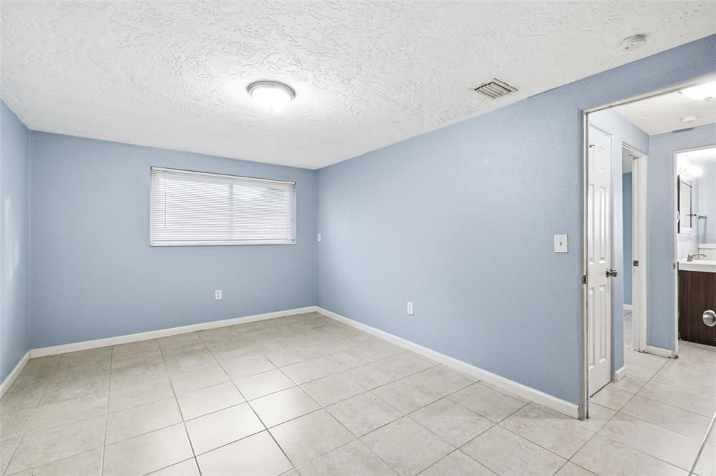 En Venta: $473,000 (3 camas, 2 baños, 1330 Pies cuadrados)