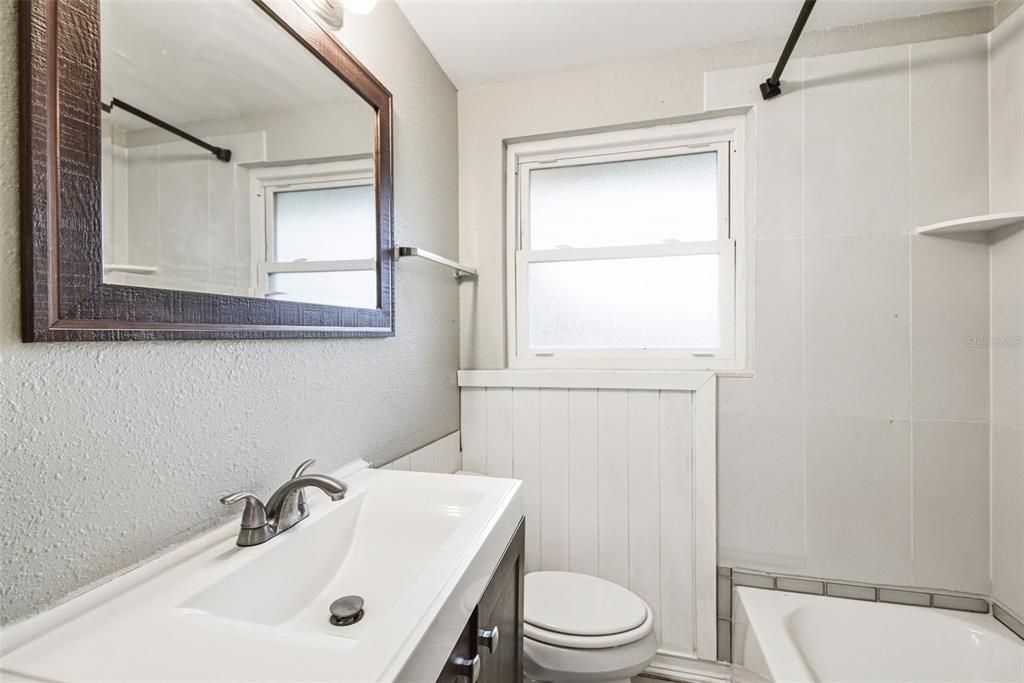 En Venta: $473,000 (3 camas, 2 baños, 1330 Pies cuadrados)