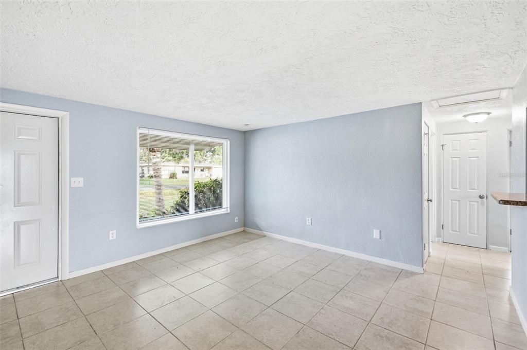 En Venta: $473,000 (3 camas, 2 baños, 1330 Pies cuadrados)