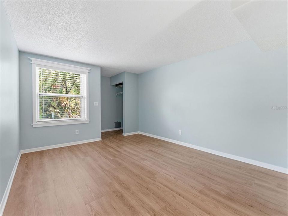 В аренду: $2,300 (2 спален, 1 ванн, 1044 Квадратных фут)
