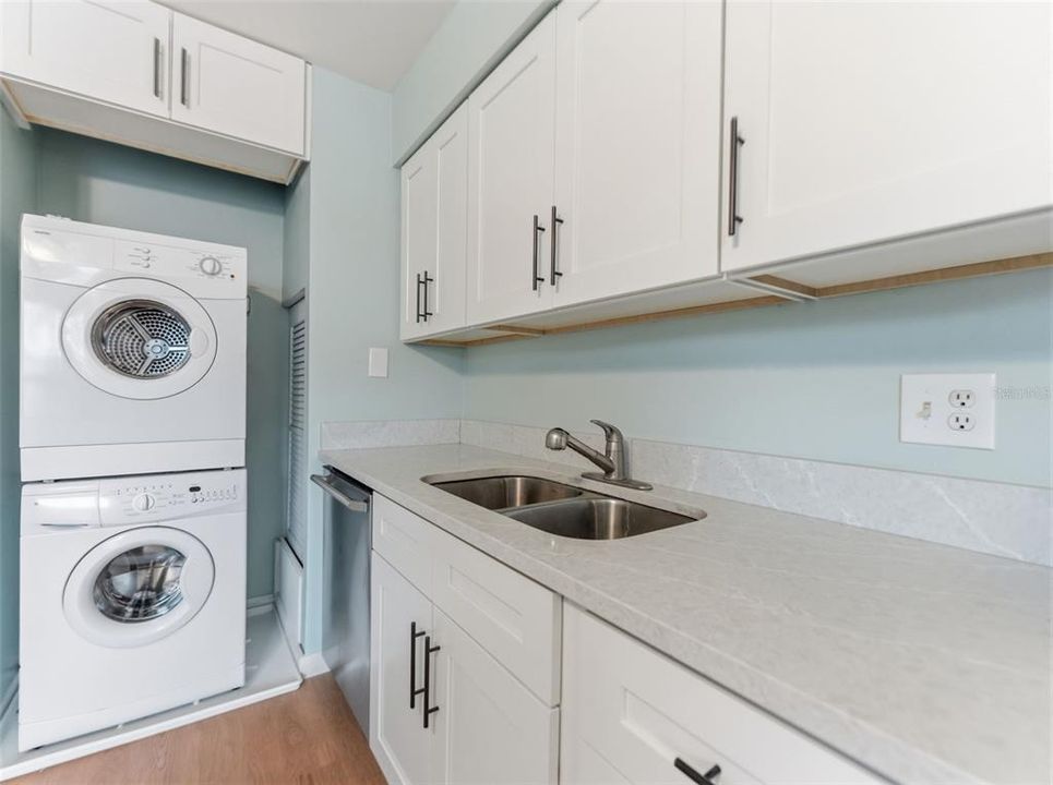 В аренду: $2,300 (2 спален, 1 ванн, 1044 Квадратных фут)