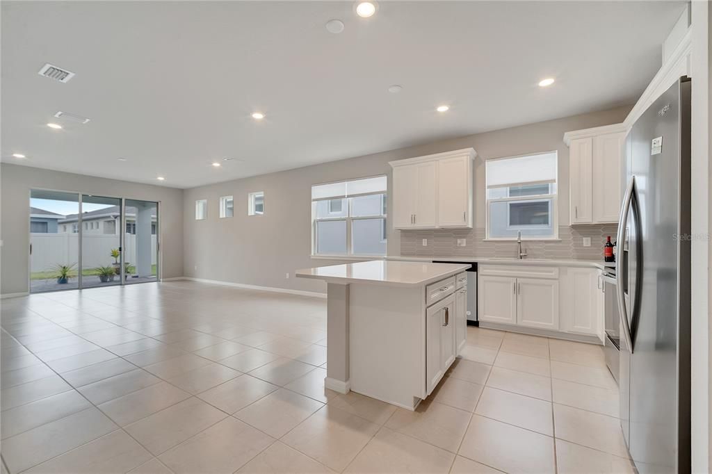 For Rent: $2,100 (2 beds, 2 baths, 1579 Square Feet)