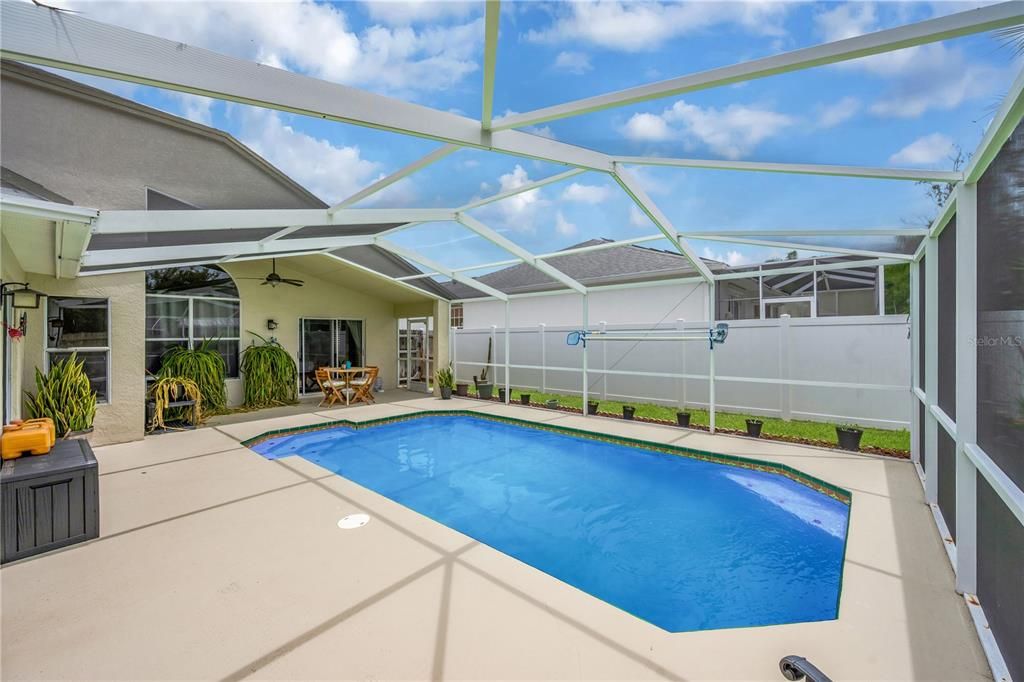 For Sale: $399,000 (3 beds, 2 baths, 1674 Square Feet)