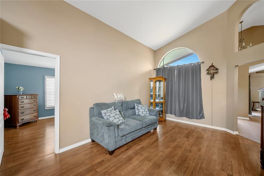For Sale: $399,000 (3 beds, 2 baths, 1674 Square Feet)