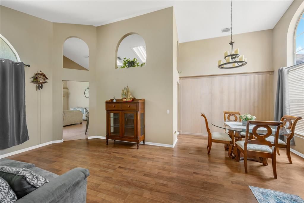 For Sale: $399,000 (3 beds, 2 baths, 1674 Square Feet)