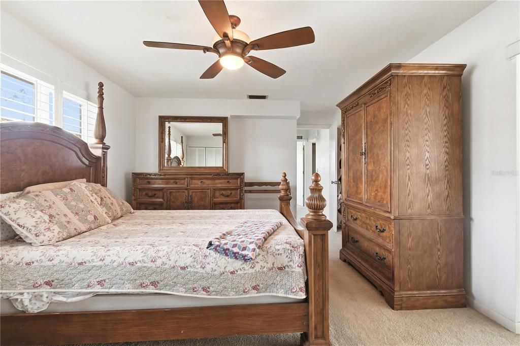 For Sale: $455,000 (2 beds, 2 baths, 1444 Square Feet)