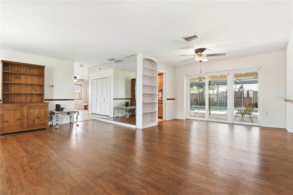 For Sale: $455,000 (2 beds, 2 baths, 1444 Square Feet)