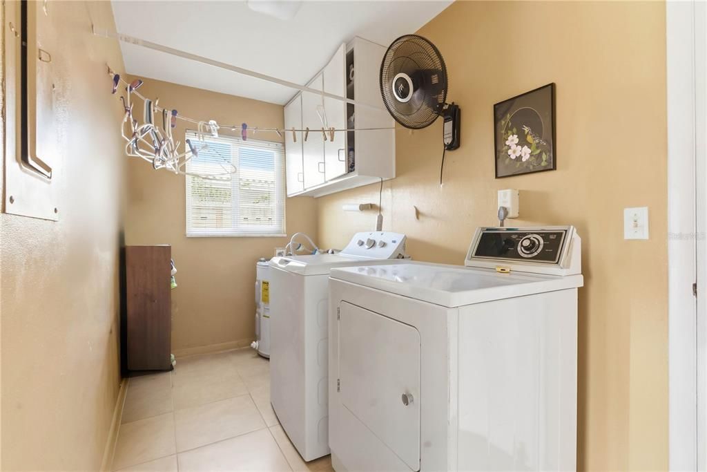 For Sale: $455,000 (2 beds, 2 baths, 1444 Square Feet)
