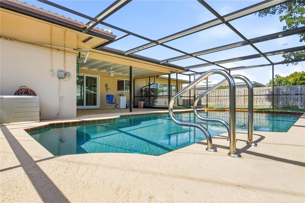For Sale: $455,000 (2 beds, 2 baths, 1444 Square Feet)