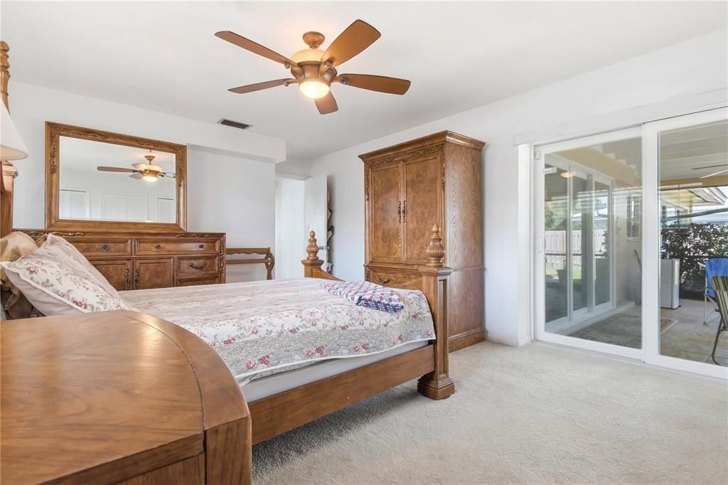 For Sale: $455,000 (2 beds, 2 baths, 1444 Square Feet)