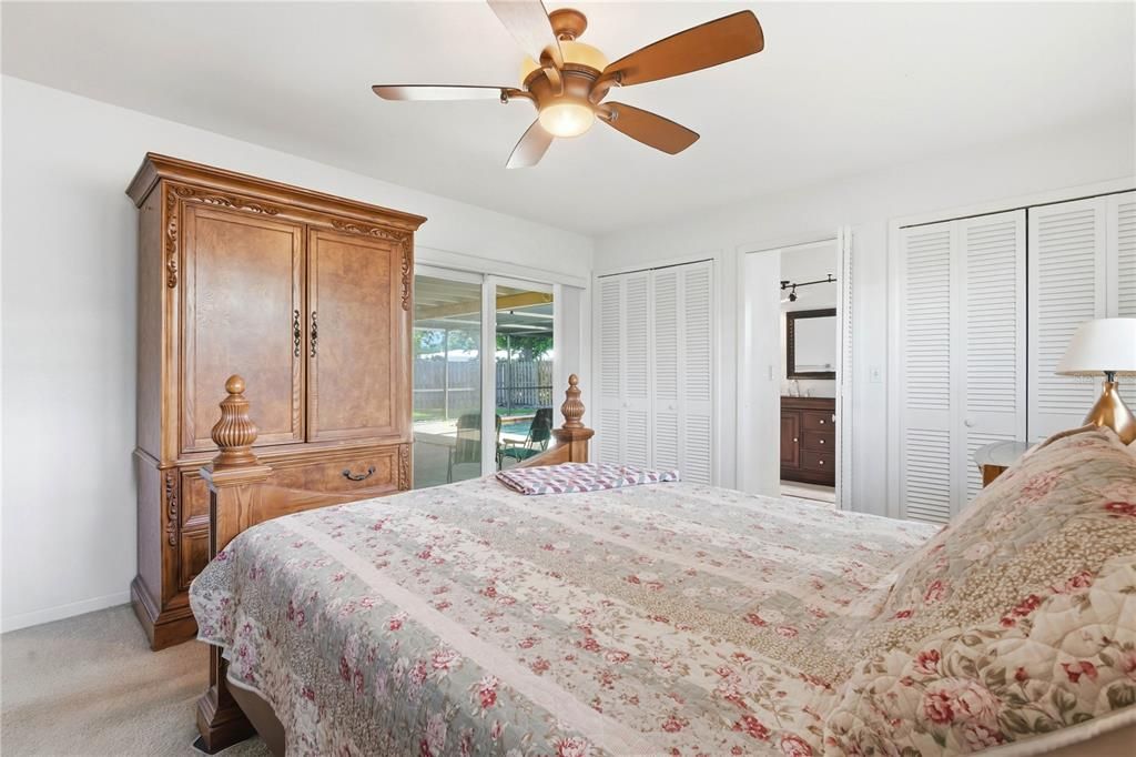 For Sale: $455,000 (2 beds, 2 baths, 1444 Square Feet)