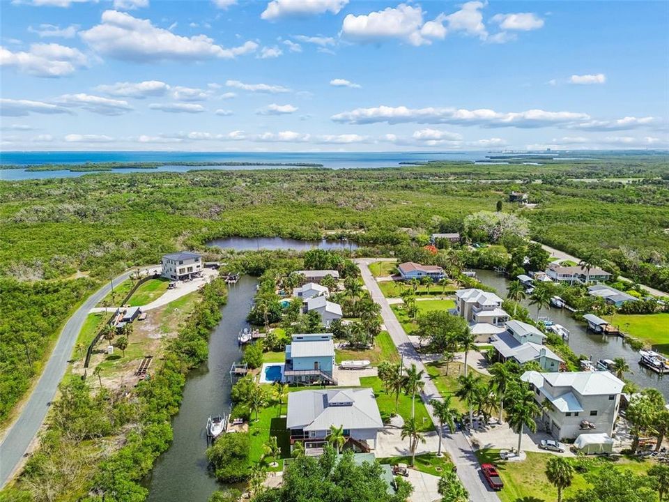 En Venta: $889,000 (4 camas, 2 baños, 1764 Pies cuadrados)