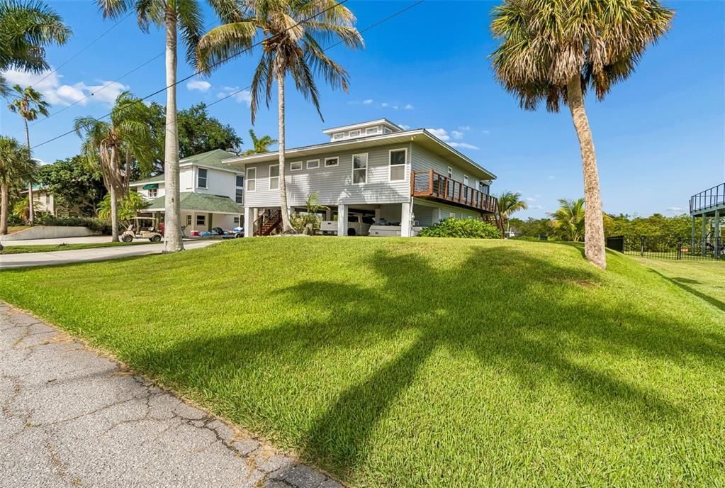 En Venta: $889,000 (4 camas, 2 baños, 1764 Pies cuadrados)