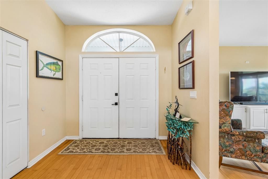 En Venta: $889,000 (4 camas, 2 baños, 1764 Pies cuadrados)