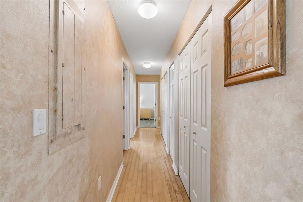 En Venta: $889,000 (4 camas, 2 baños, 1764 Pies cuadrados)