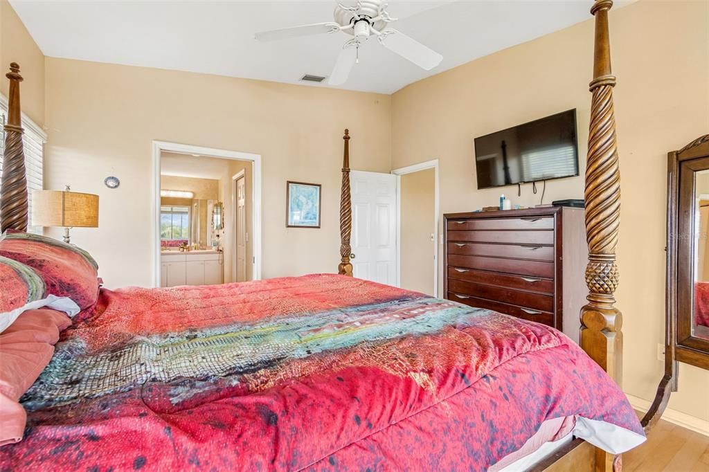 En Venta: $889,000 (4 camas, 2 baños, 1764 Pies cuadrados)