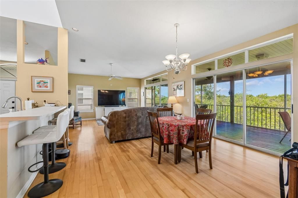 En Venta: $889,000 (4 camas, 2 baños, 1764 Pies cuadrados)