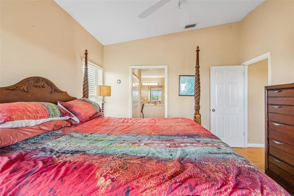 En Venta: $889,000 (4 camas, 2 baños, 1764 Pies cuadrados)