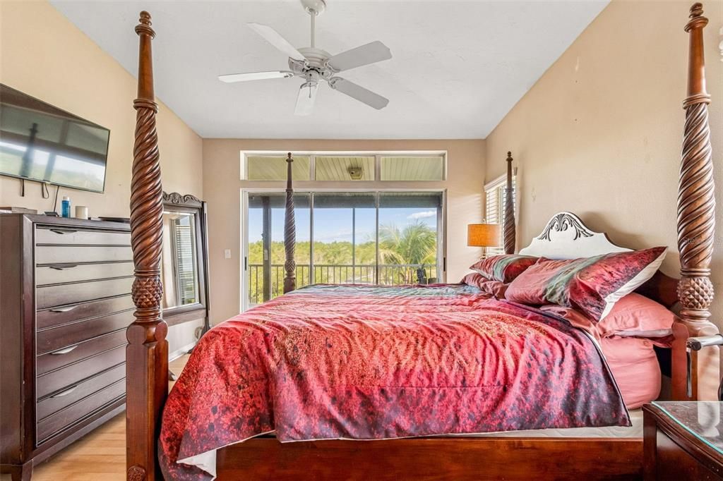 En Venta: $889,000 (4 camas, 2 baños, 1764 Pies cuadrados)