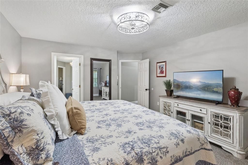For Sale: $724,900 (4 beds, 3 baths, 2386 Square Feet)