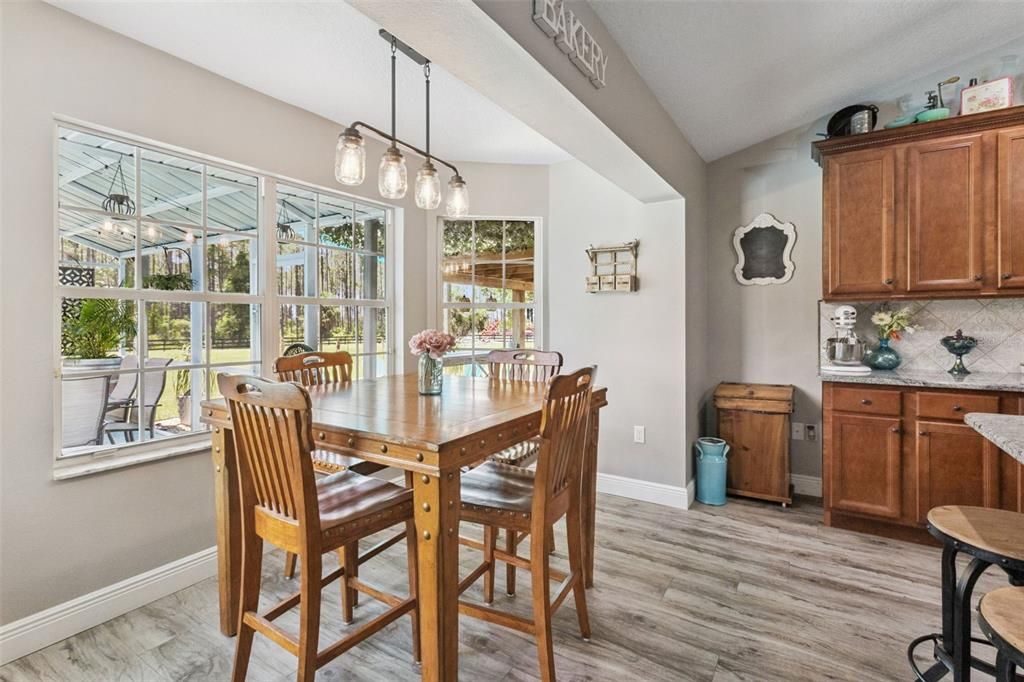 For Sale: $724,900 (4 beds, 3 baths, 2386 Square Feet)