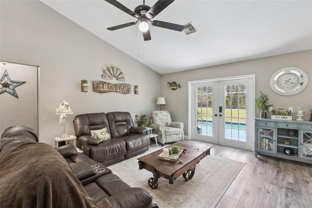 For Sale: $724,900 (4 beds, 3 baths, 2386 Square Feet)