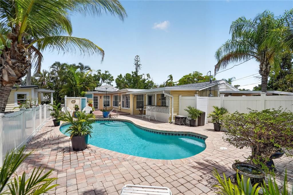 For Sale: $465,000 (3 beds, 2 baths, 1651 Square Feet)