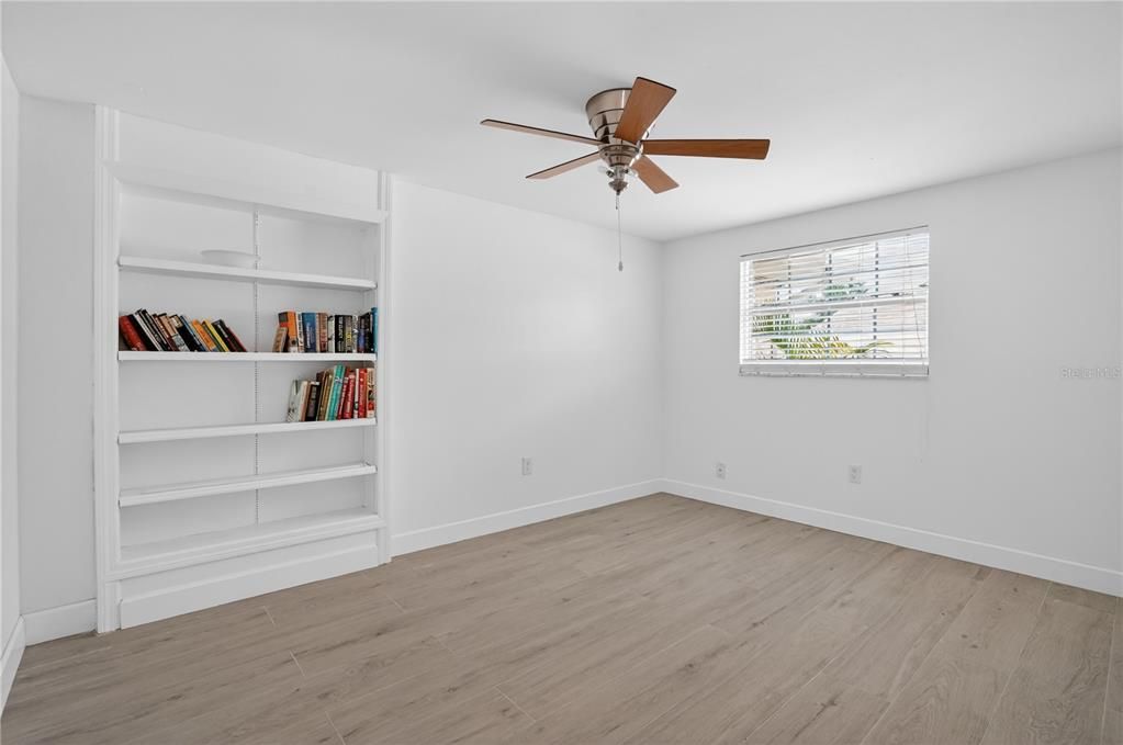 For Sale: $465,000 (3 beds, 2 baths, 1651 Square Feet)