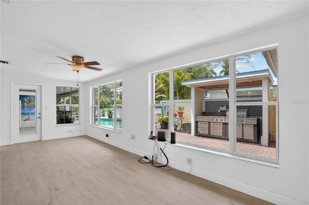 For Sale: $465,000 (3 beds, 2 baths, 1651 Square Feet)