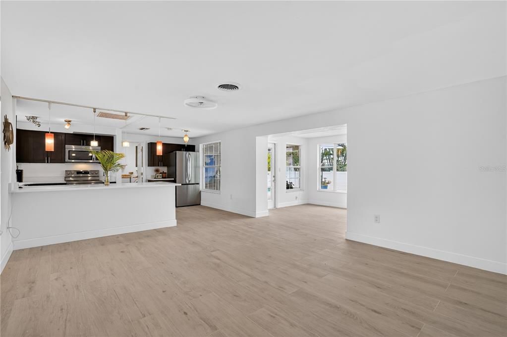 For Sale: $465,000 (3 beds, 2 baths, 1651 Square Feet)