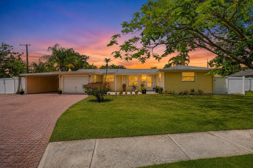 For Sale: $465,000 (3 beds, 2 baths, 1651 Square Feet)