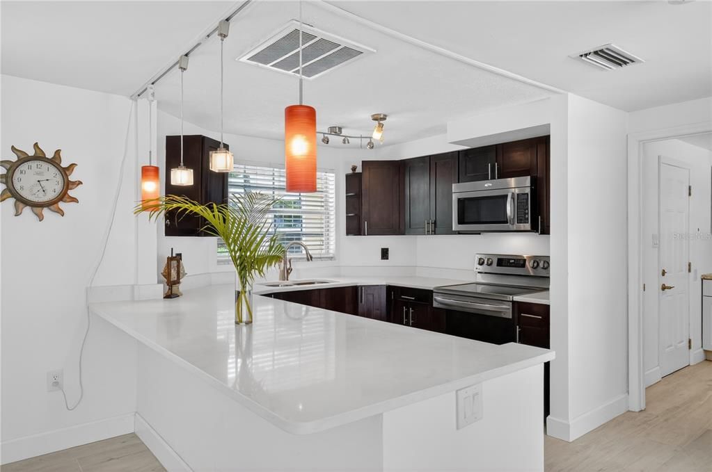 For Sale: $465,000 (3 beds, 2 baths, 1651 Square Feet)
