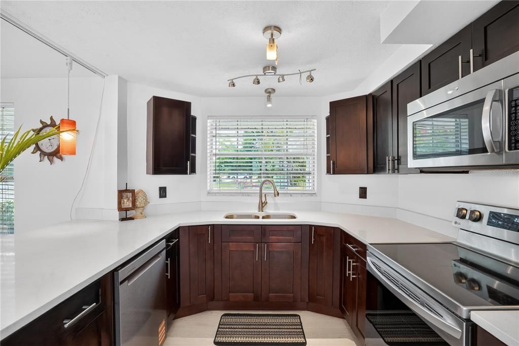 For Sale: $465,000 (3 beds, 2 baths, 1651 Square Feet)
