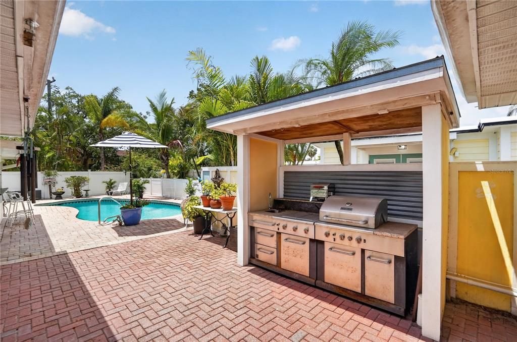For Sale: $465,000 (3 beds, 2 baths, 1651 Square Feet)
