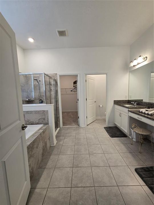 For Sale: $800,000 (4 beds, 3 baths, 3124 Square Feet)