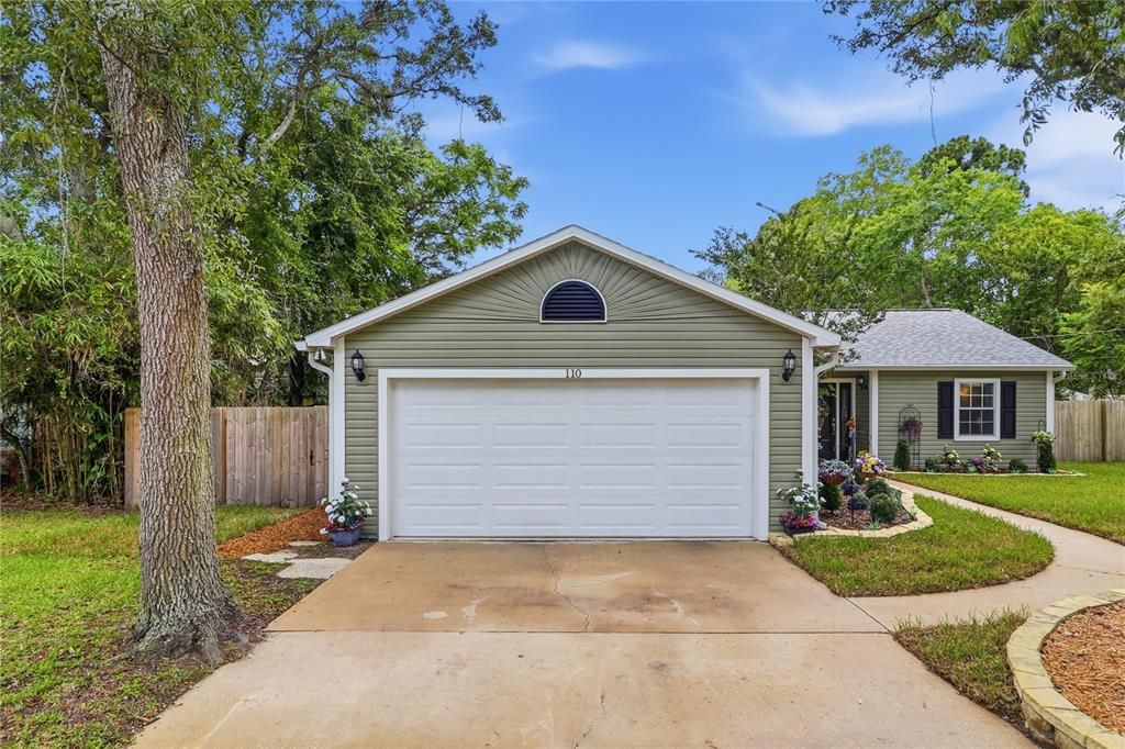 For Sale: $419,000 (3 beds, 2 baths, 1385 Square Feet)