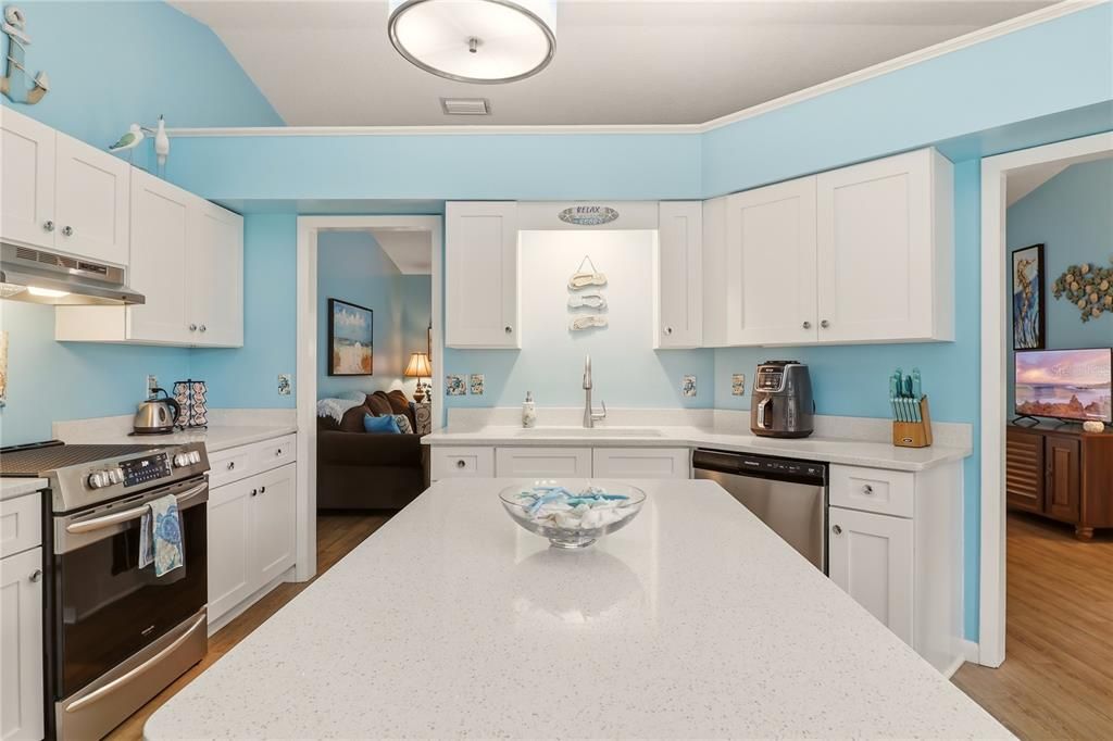 For Sale: $419,000 (3 beds, 2 baths, 1385 Square Feet)