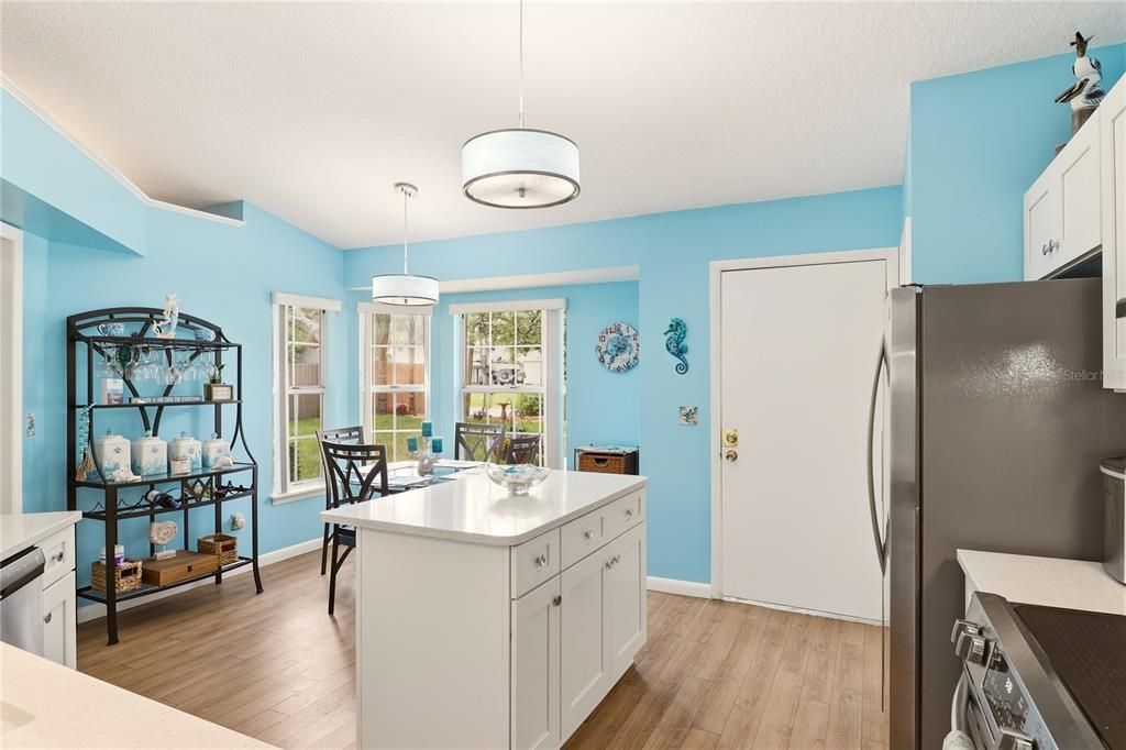 For Sale: $419,000 (3 beds, 2 baths, 1385 Square Feet)
