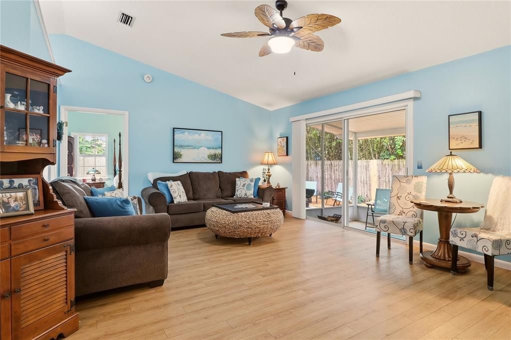 For Sale: $419,000 (3 beds, 2 baths, 1385 Square Feet)