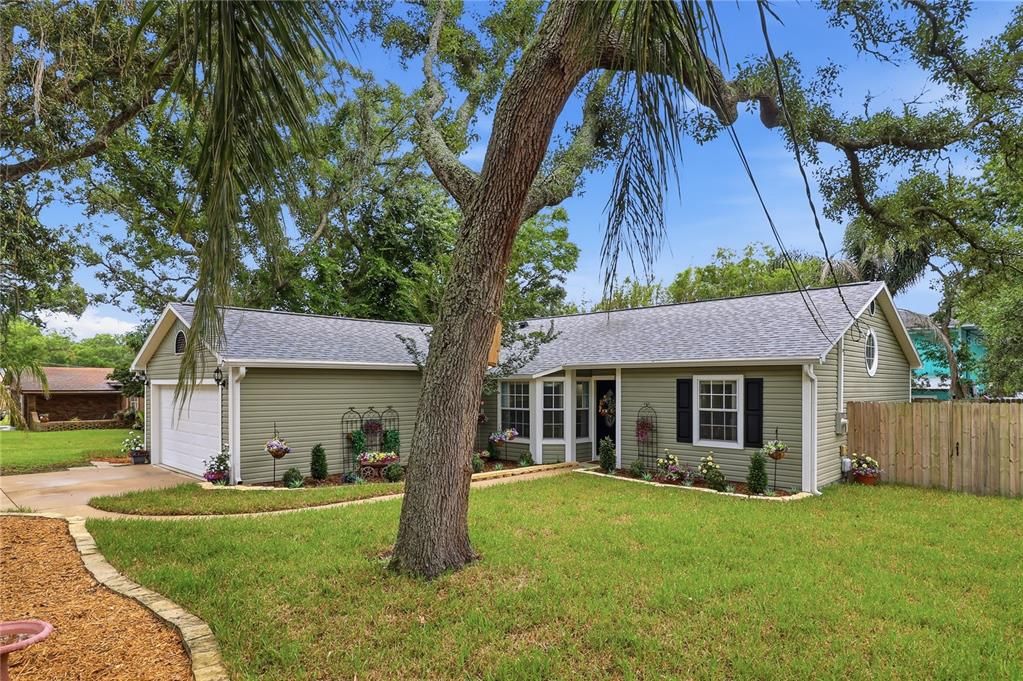 For Sale: $419,000 (3 beds, 2 baths, 1385 Square Feet)
