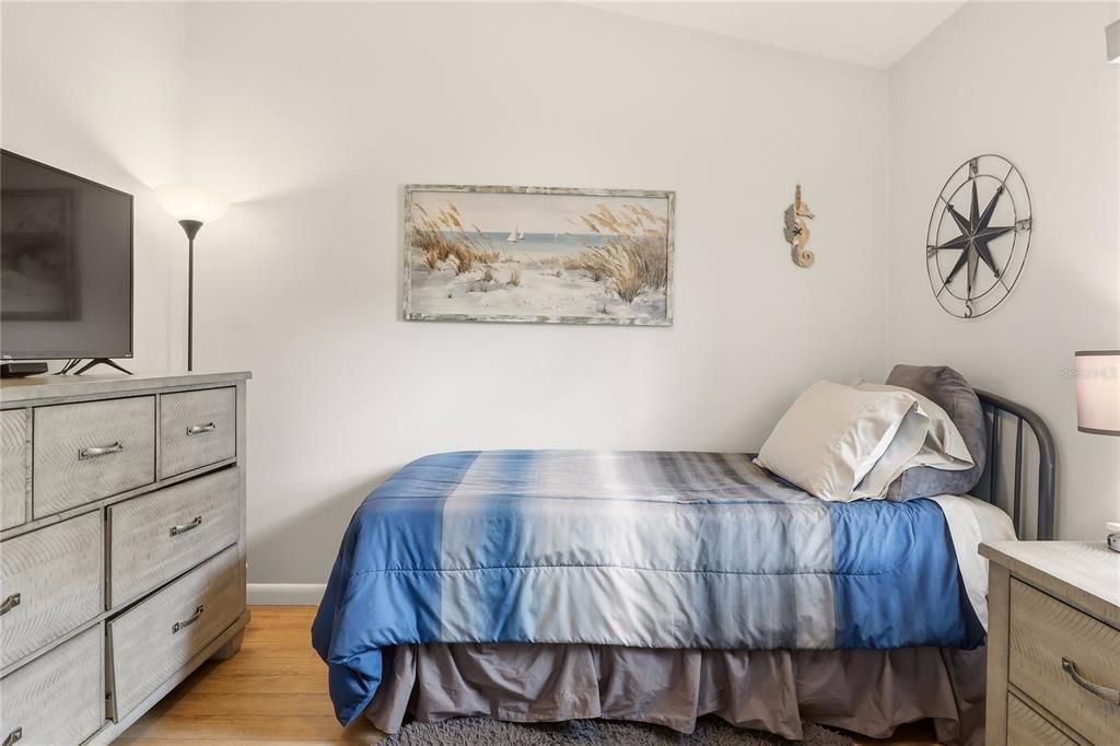 For Sale: $419,000 (3 beds, 2 baths, 1385 Square Feet)