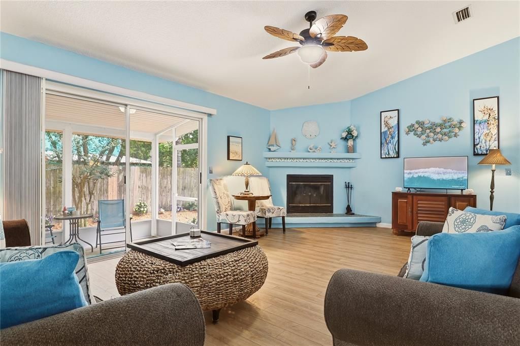 For Sale: $419,000 (3 beds, 2 baths, 1385 Square Feet)