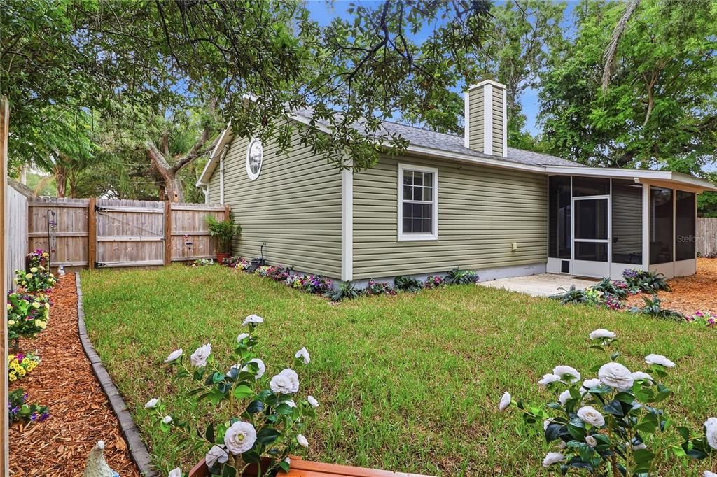 For Sale: $419,000 (3 beds, 2 baths, 1385 Square Feet)