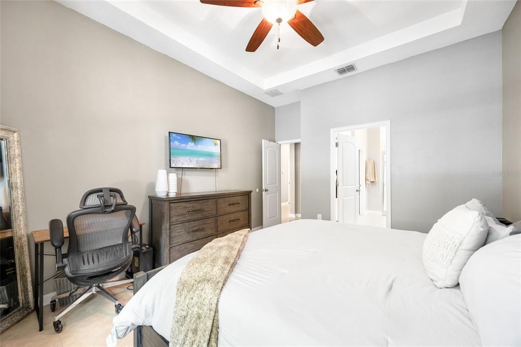For Sale: $499,999 (3 beds, 2 baths, 1692 Square Feet)