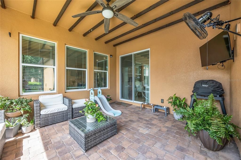 For Sale: $499,999 (3 beds, 2 baths, 1692 Square Feet)