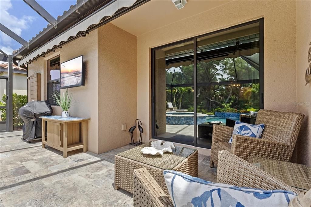 Activo con contrato: $425,000 (3 camas, 2 baños, 1416 Pies cuadrados)